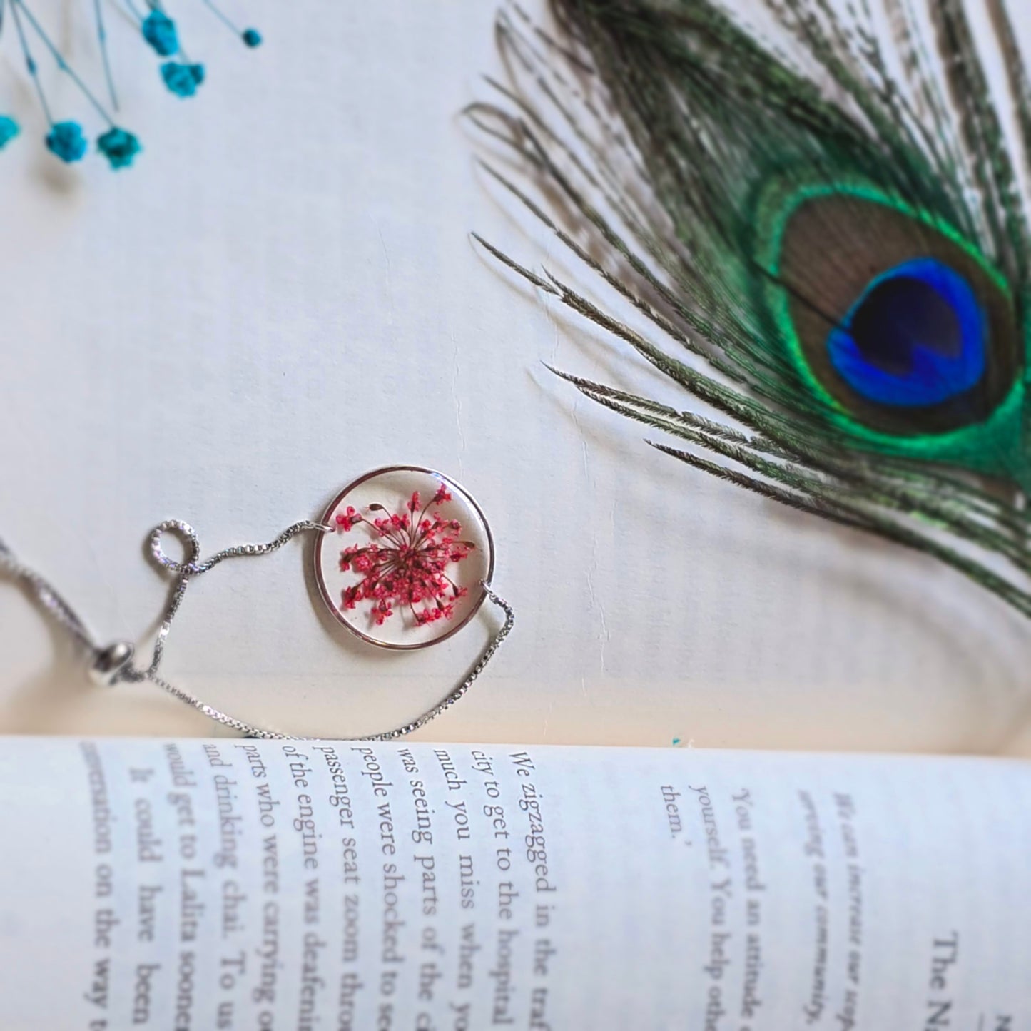 Royal Bloom Resin Bracelet: Queen Anne's Lace in Red