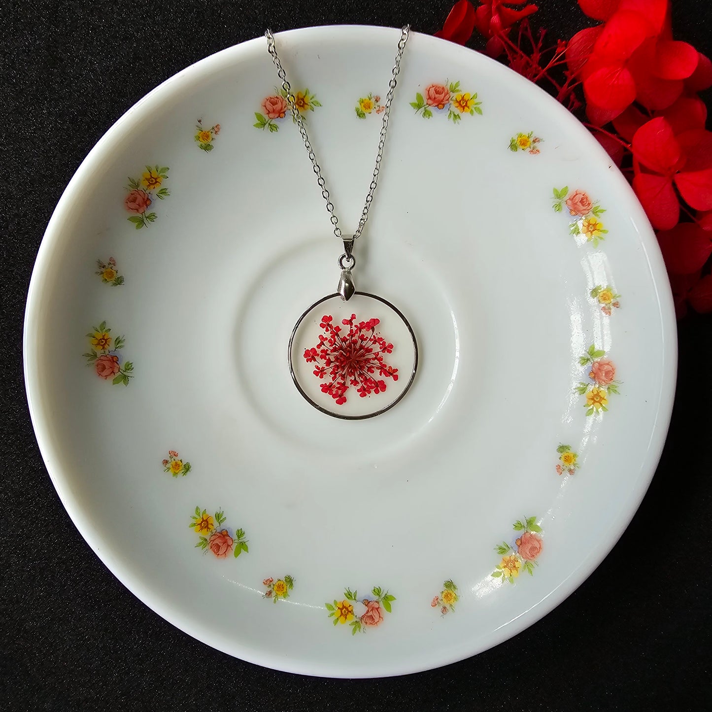 Queen Anne's Lace Pendant - Red Floral Elegance